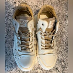 Women’s boot shoes